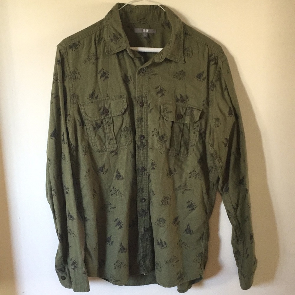 UNIQLO Woods Print Double Pocket Button Down